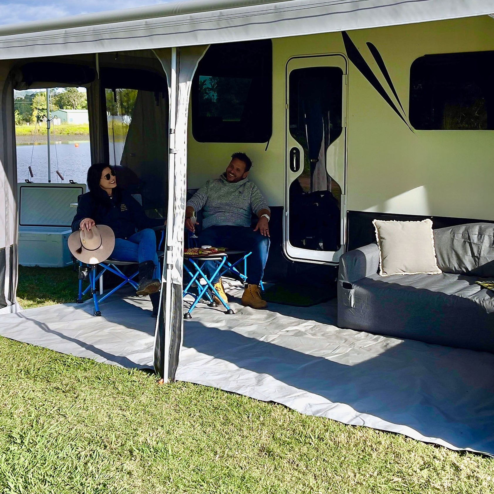 RV & Caravan