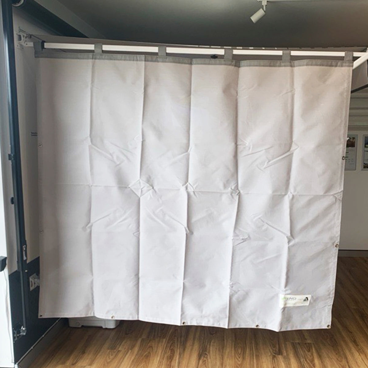 Premium Reversible End Shade Wall For Sale - Xtend Outdoors